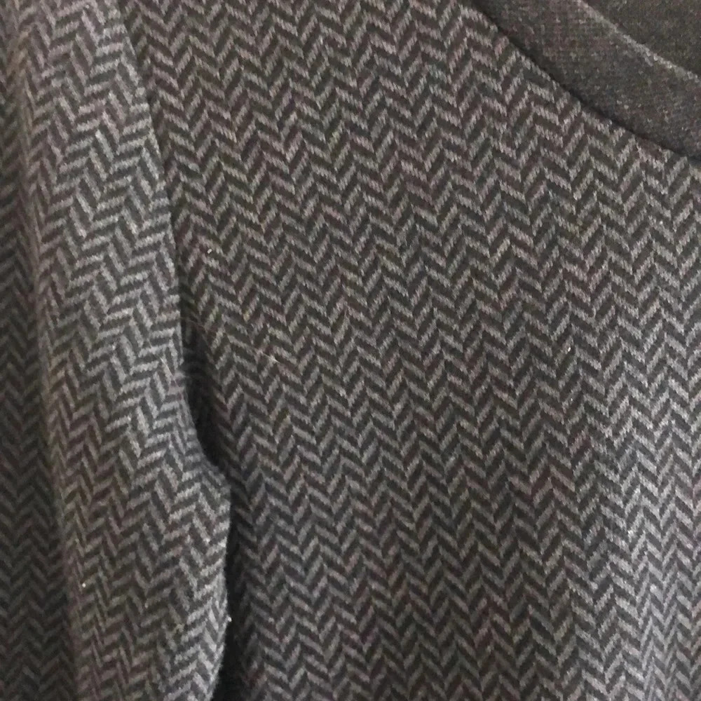 Kavu women’s long sleeve black and grey dress - Picture 2 of 8
